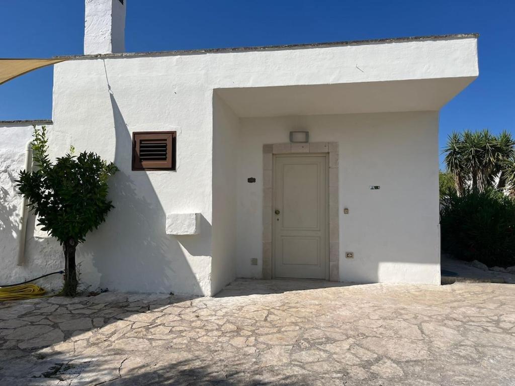 Casa Giuliveto - Charmantes Ferienhaus Mit Privatpool In Olivenhain Ostuni Zewnętrze zdjęcie