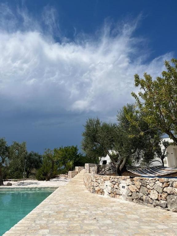 Casa Giuliveto - Charmantes Ferienhaus Mit Privatpool In Olivenhain Ostuni Zewnętrze zdjęcie