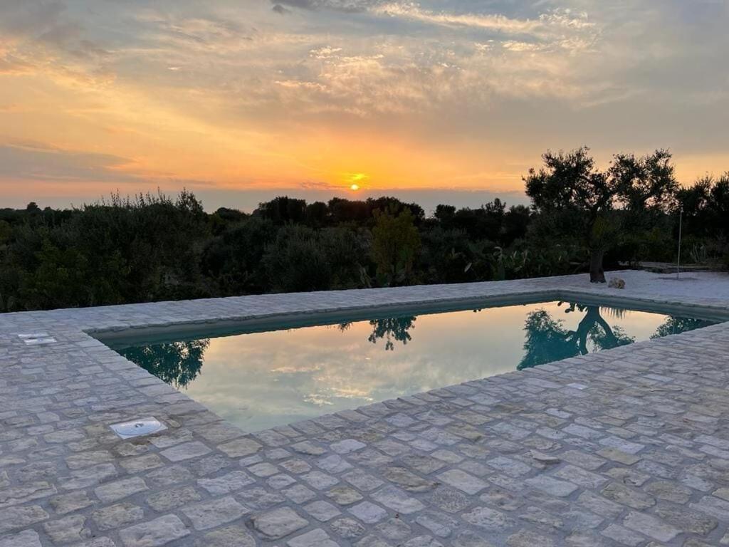 Casa Giuliveto - Charmantes Ferienhaus Mit Privatpool In Olivenhain Ostuni Zewnętrze zdjęcie