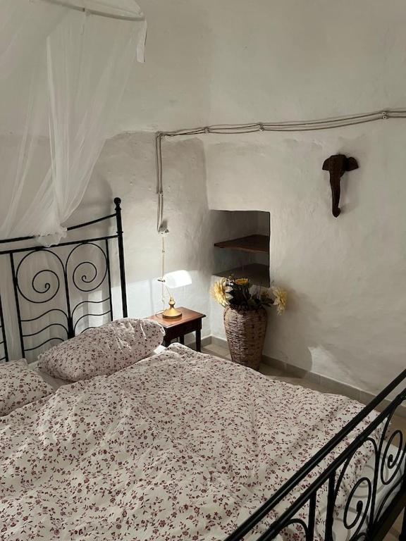 Casa Giuliveto - Charmantes Ferienhaus Mit Privatpool In Olivenhain Ostuni Zewnętrze zdjęcie