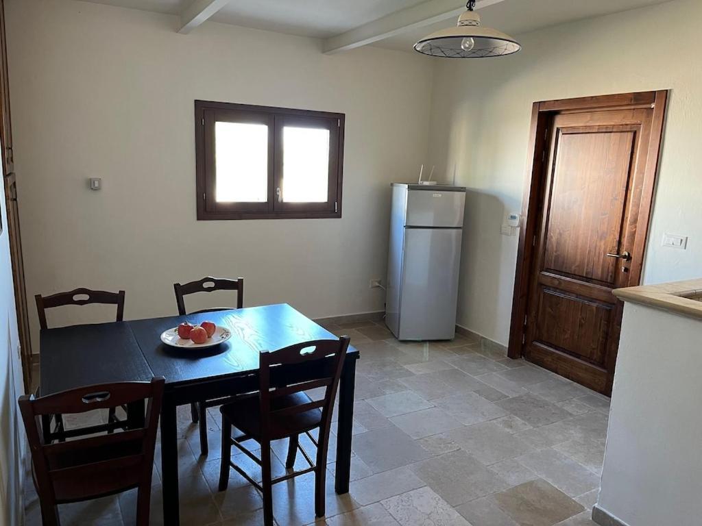 Casa Giuliveto - Charmantes Ferienhaus Mit Privatpool In Olivenhain Ostuni Zewnętrze zdjęcie