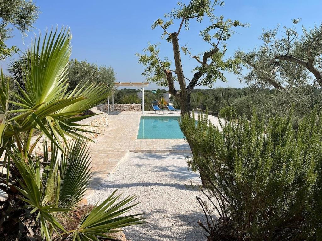 Casa Giuliveto - Charmantes Ferienhaus Mit Privatpool In Olivenhain Ostuni Zewnętrze zdjęcie