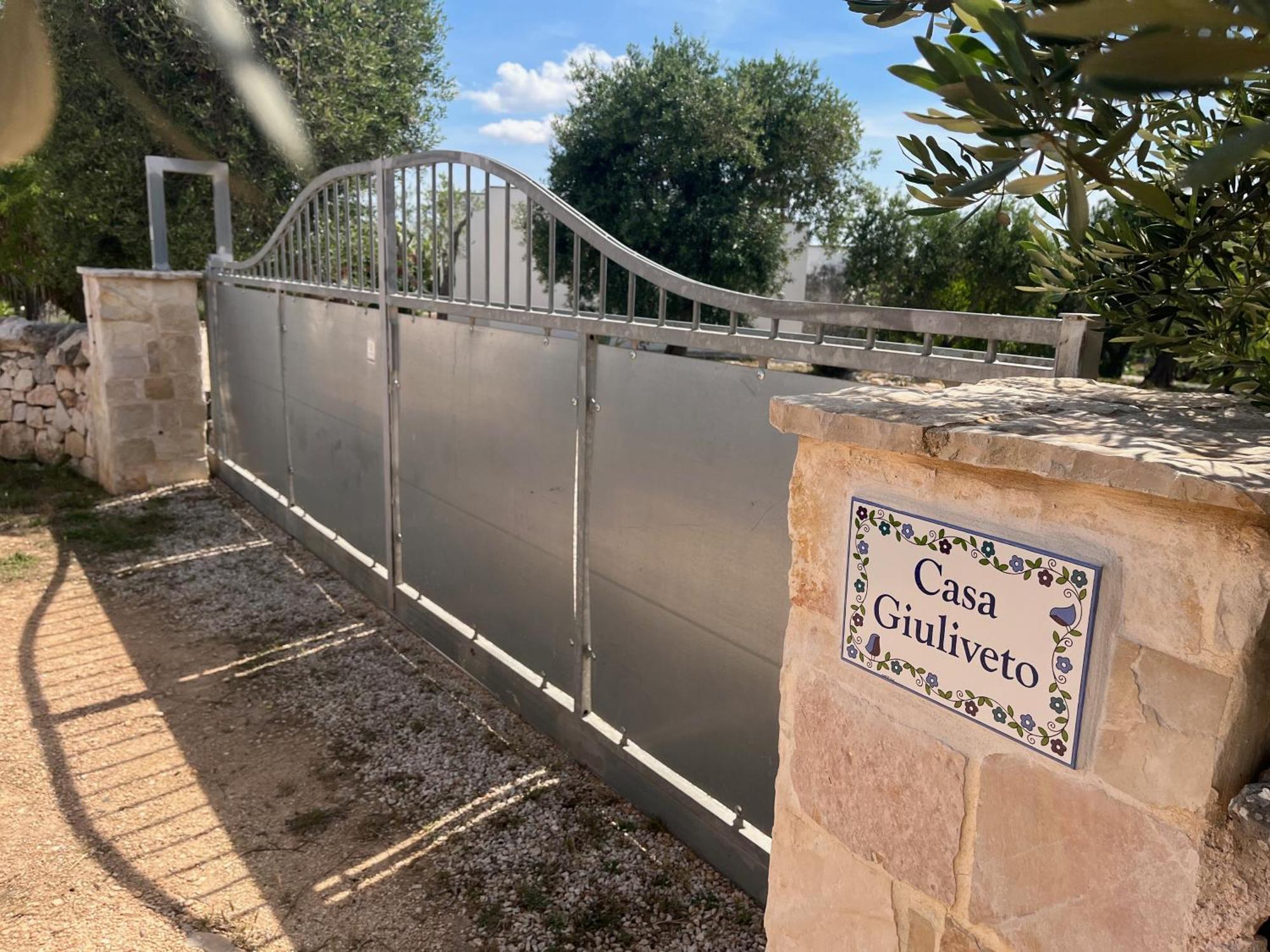 Casa Giuliveto - Charmantes Ferienhaus Mit Privatpool In Olivenhain Ostuni Zewnętrze zdjęcie